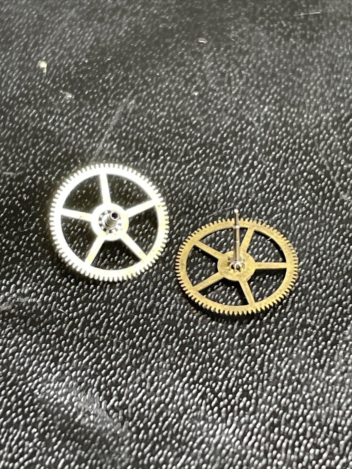 NOS Seiko 66B Hollow Centre Wheel & Sweep Seconds Wheel Ref LG4-22