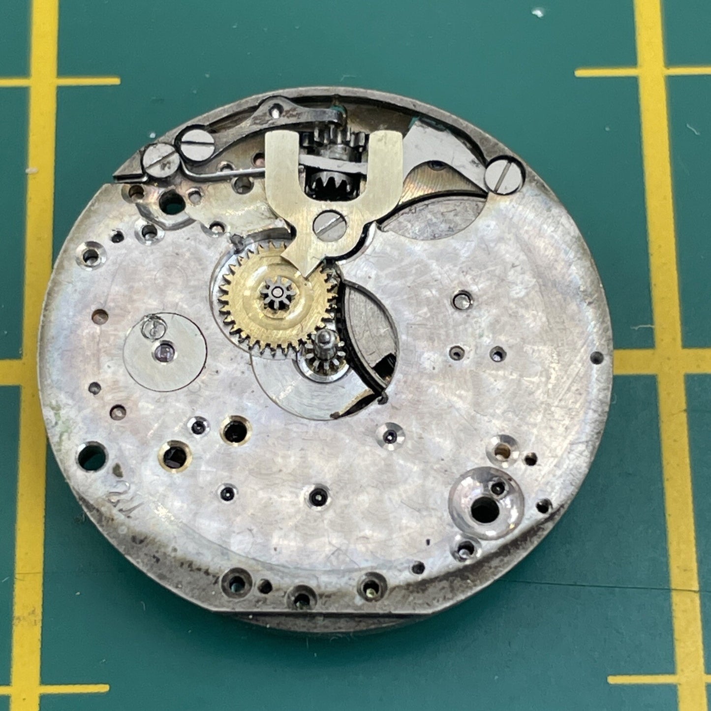 FHF 9.75 Ligne Full Watch Movement Ticking For Spares Repair S21
