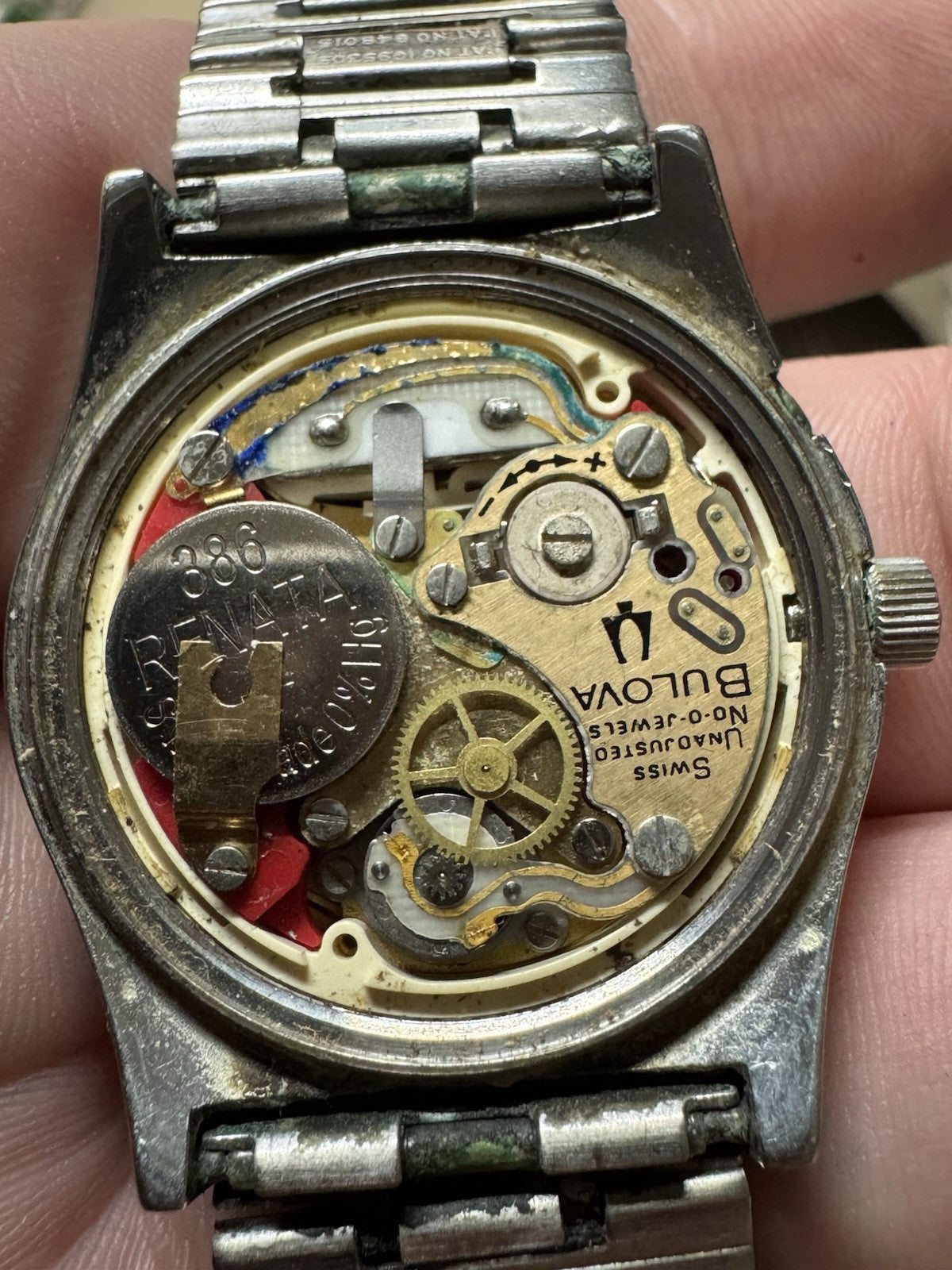 Vintage Mens Bulova Quartz Watch Running Needs Service