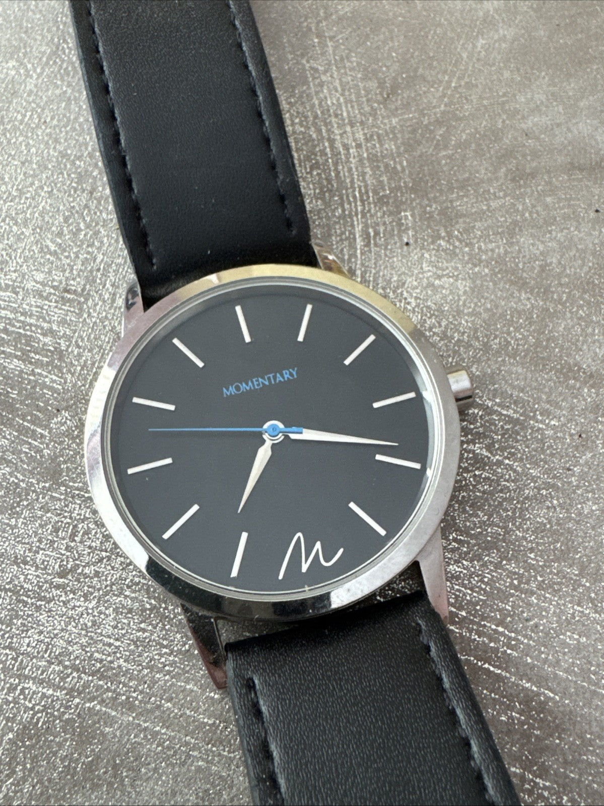 Mens Momentary Quartz Watch Seiko Movement New Battery 42mm