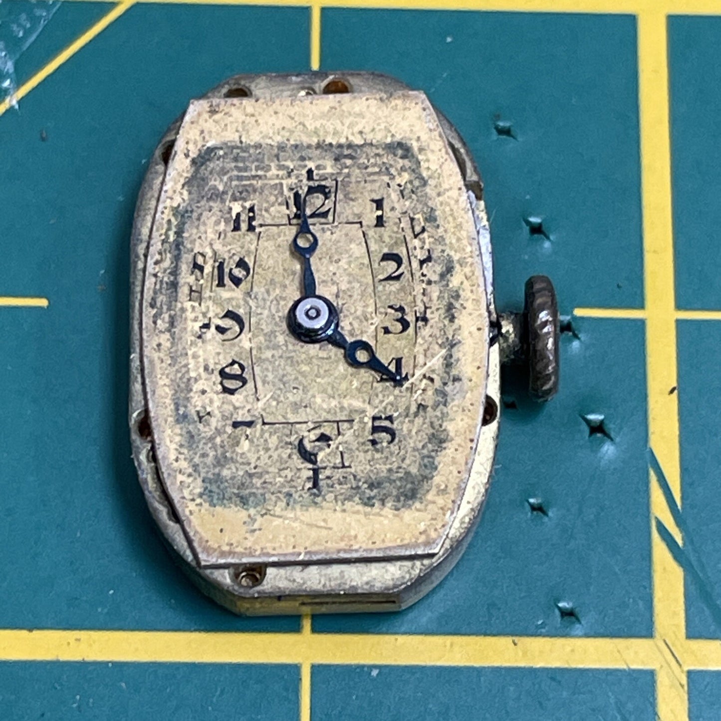 Revue Lozenge Movement OK Balance Broken M/Spg Ref LG9