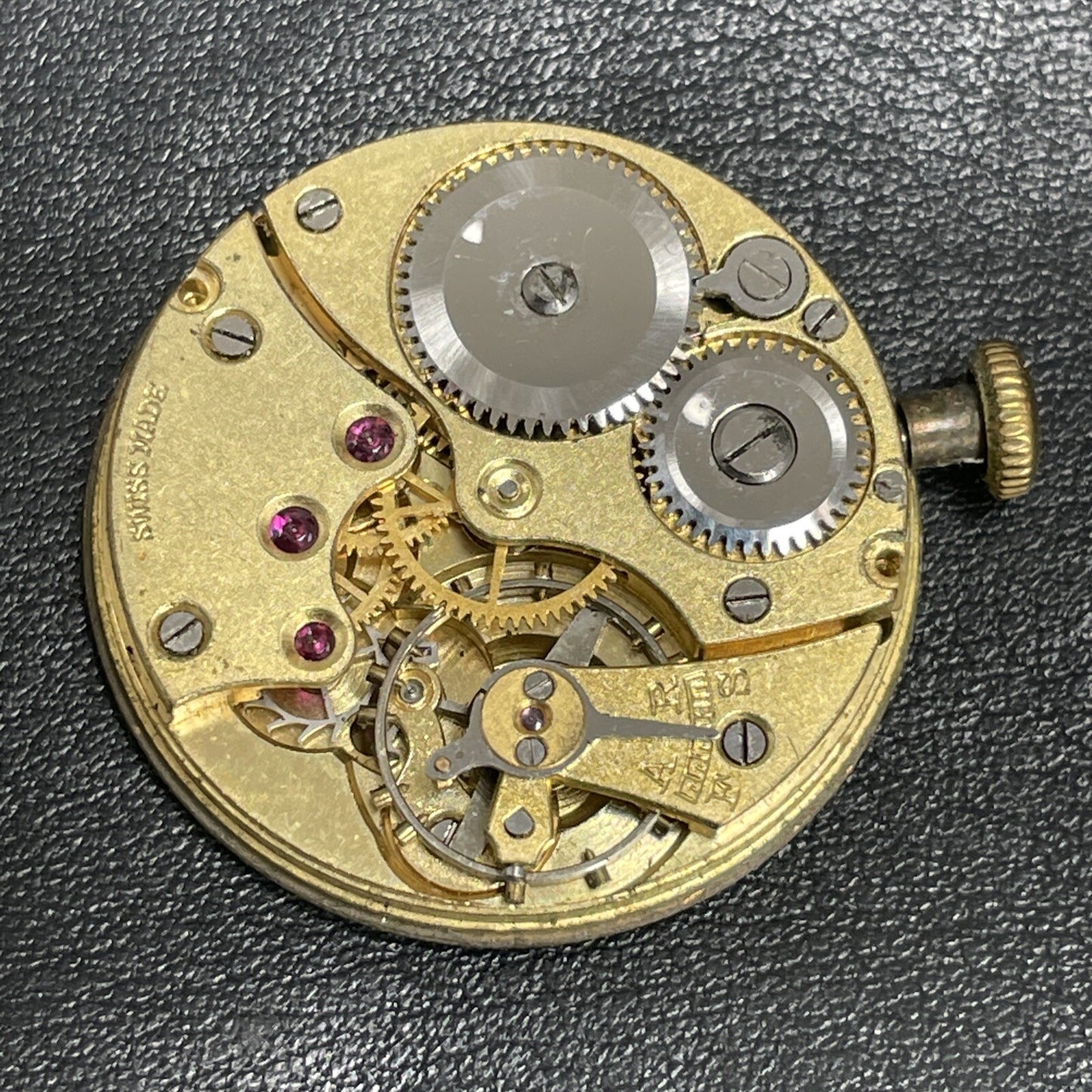 Vintage Revue 10.5 Ligne Full Movement OK Balance Ca 1940s / 1950s Ref P15