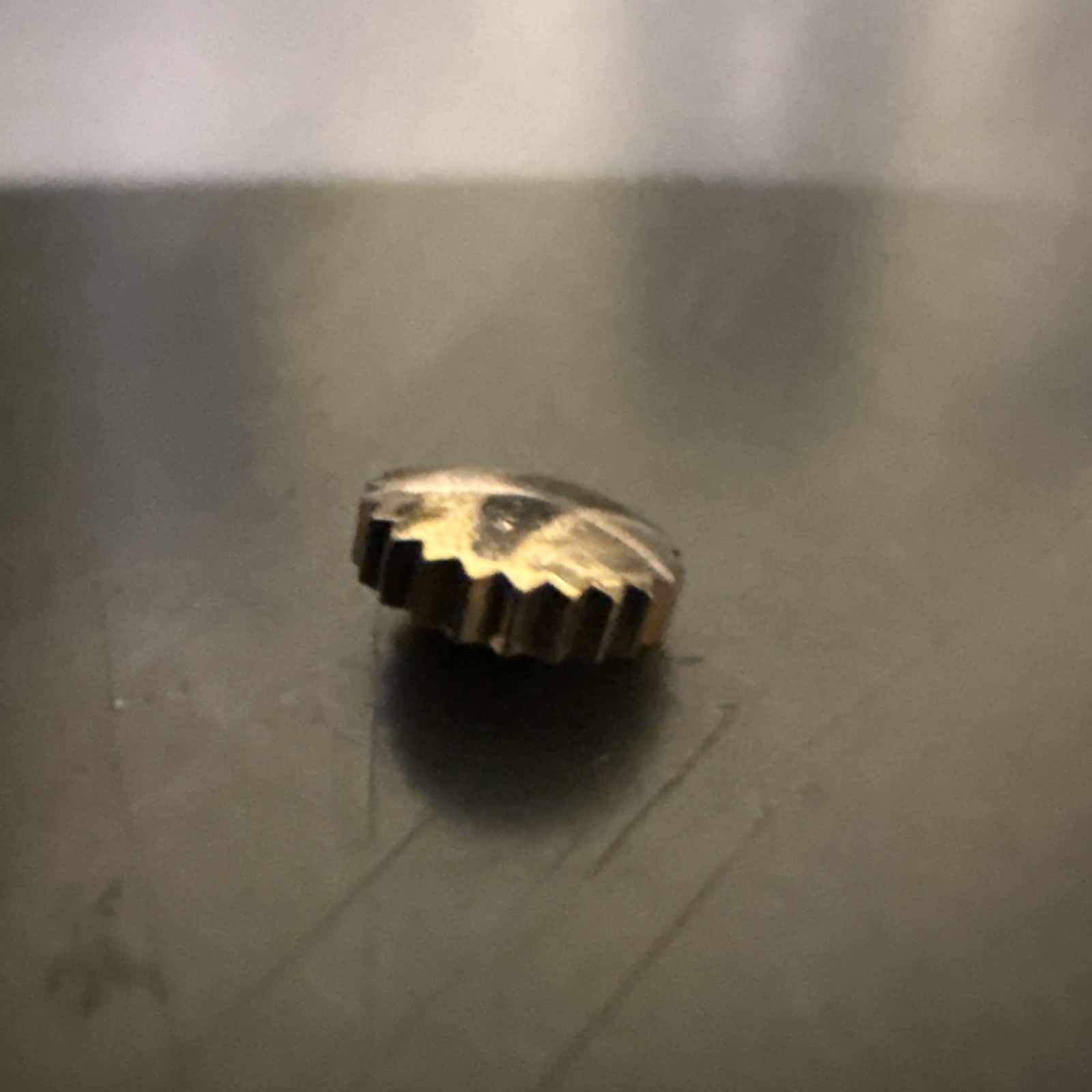 Gilt Dustproof Crown 4.9mm Dia 0.9mm Thread Ref LG1-24