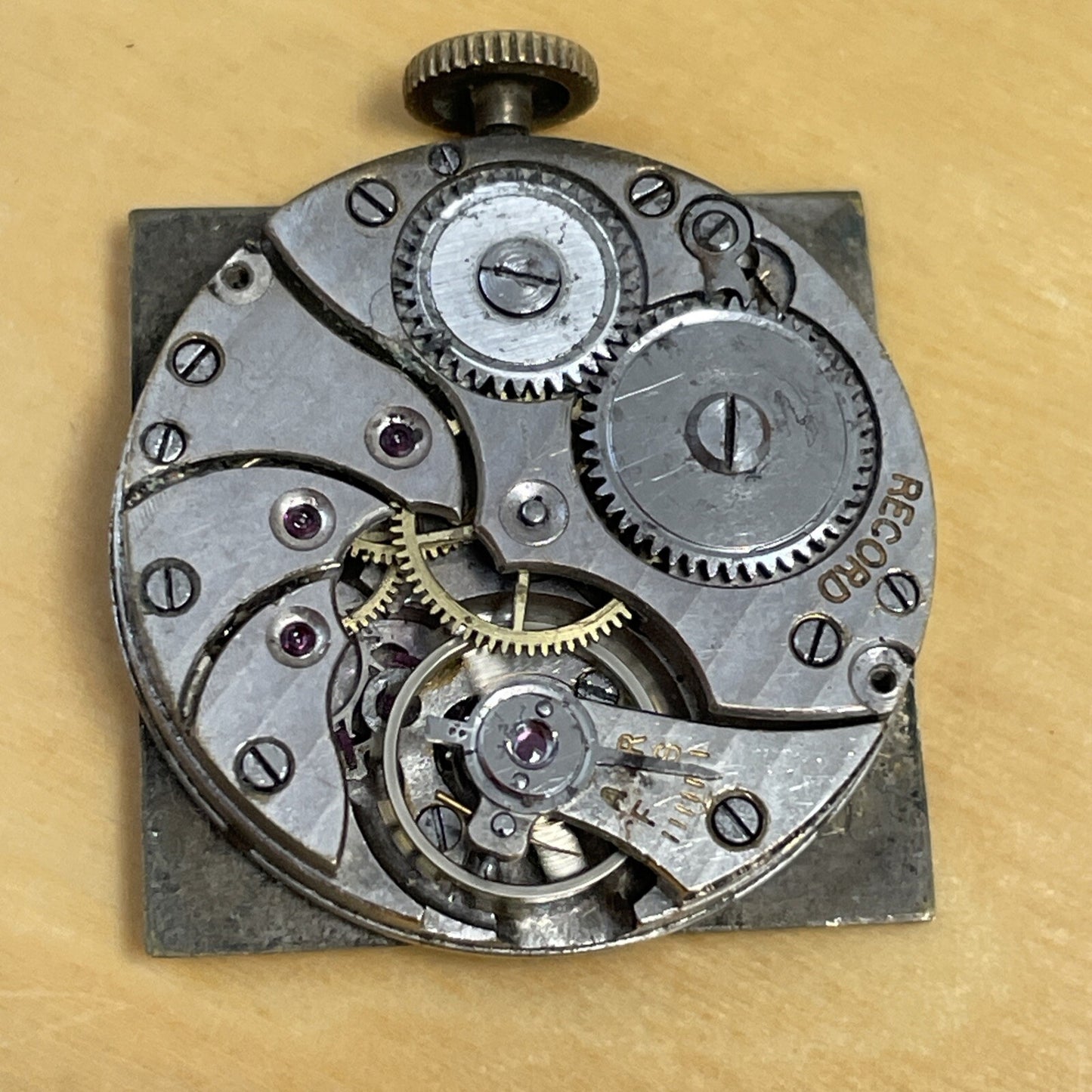 Record 106 Movement Ticking.