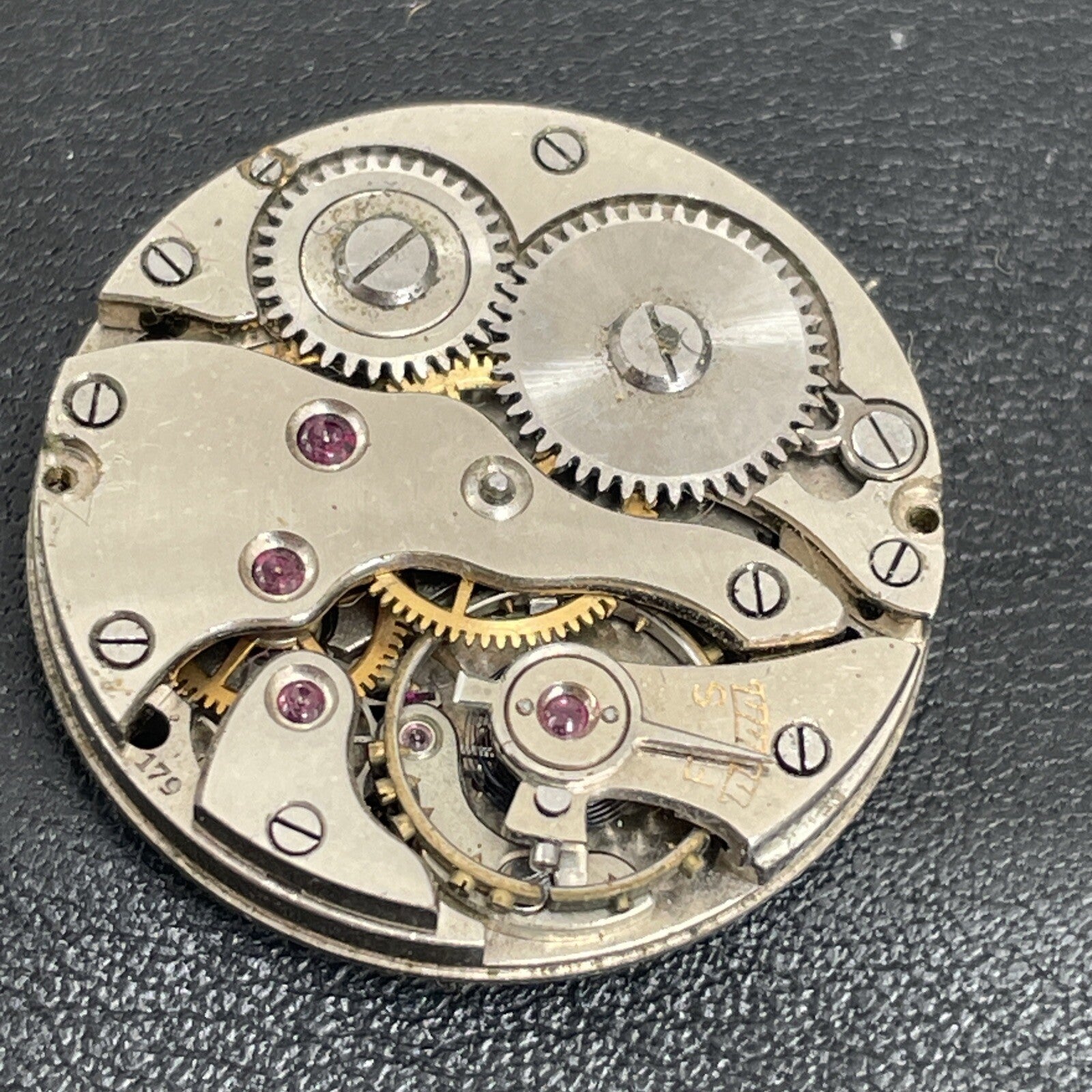 Universal Calibre 259 Movement Good Balance Ref P26