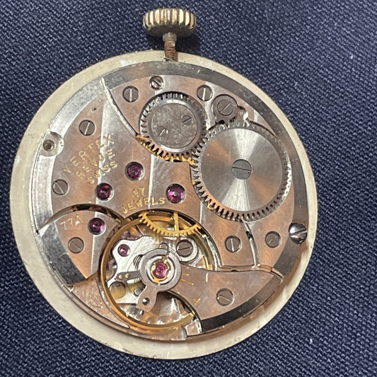 Revue 77 1 Full Movement Good Balance Ref P3