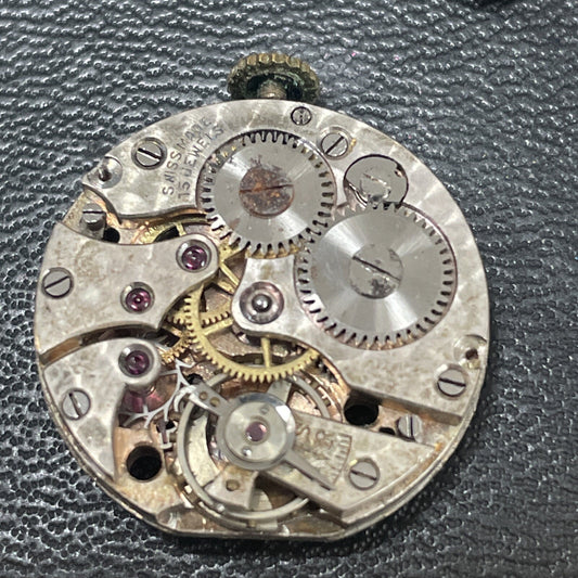 Gruen 715 Full Movement Ticks Briefly Ref LG15-28