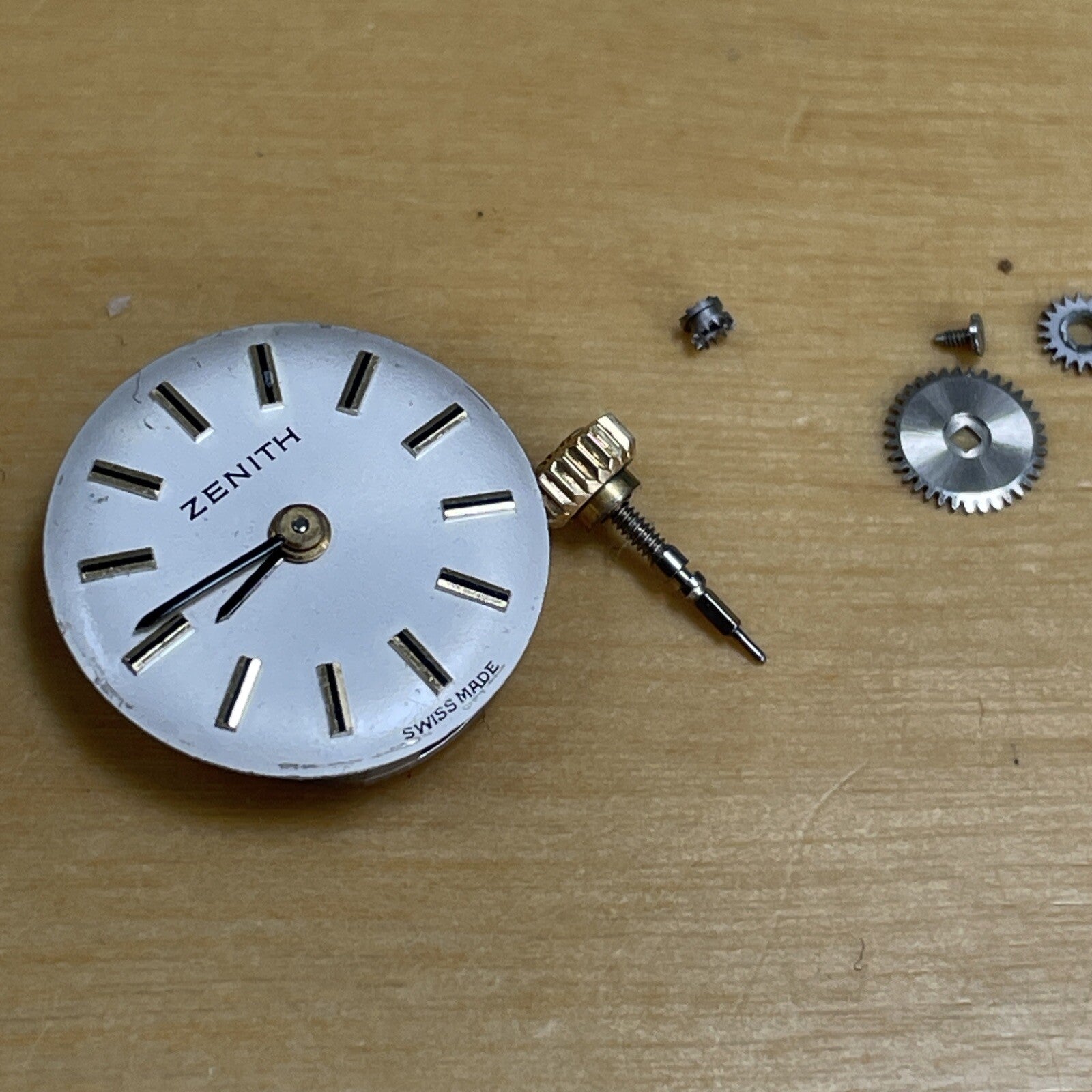 Ladies Zenith Movement With Signed Crown Ref R14