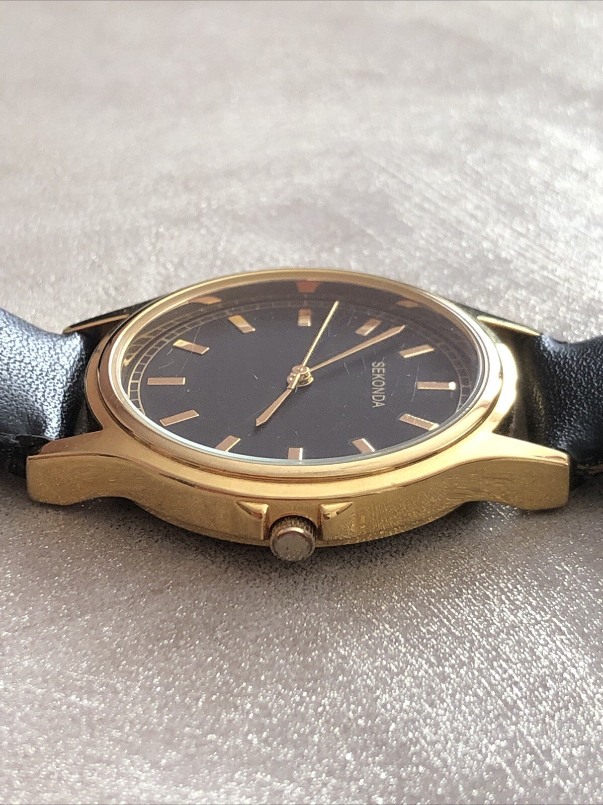 Men’s Sekonda Quartz Watch Running.