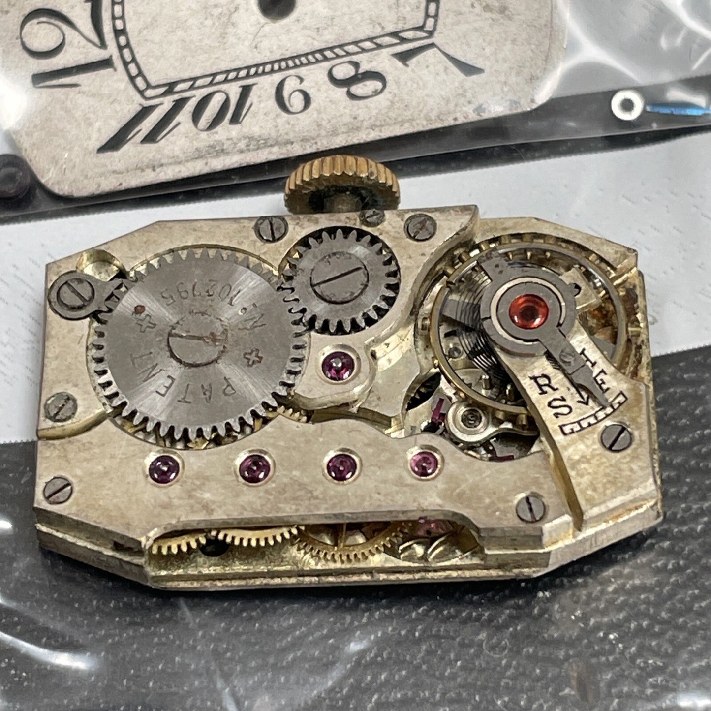 Peseux 30 Movement OK Balance Shot Hairspring Ref Q33