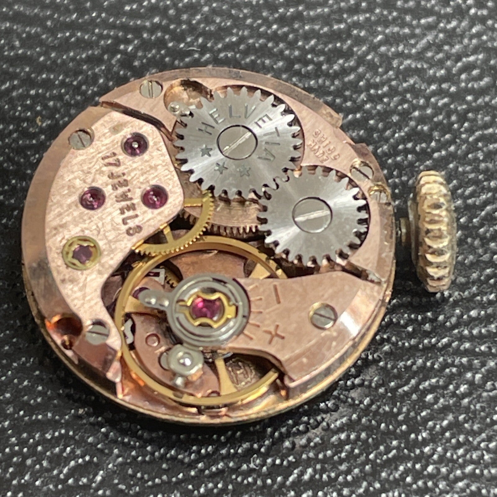 Helvetia 133 Full Movement Running Ref LG15-19