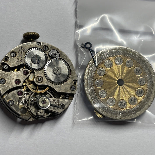 Gruen 715 Movement For Parts Spares Repair E16