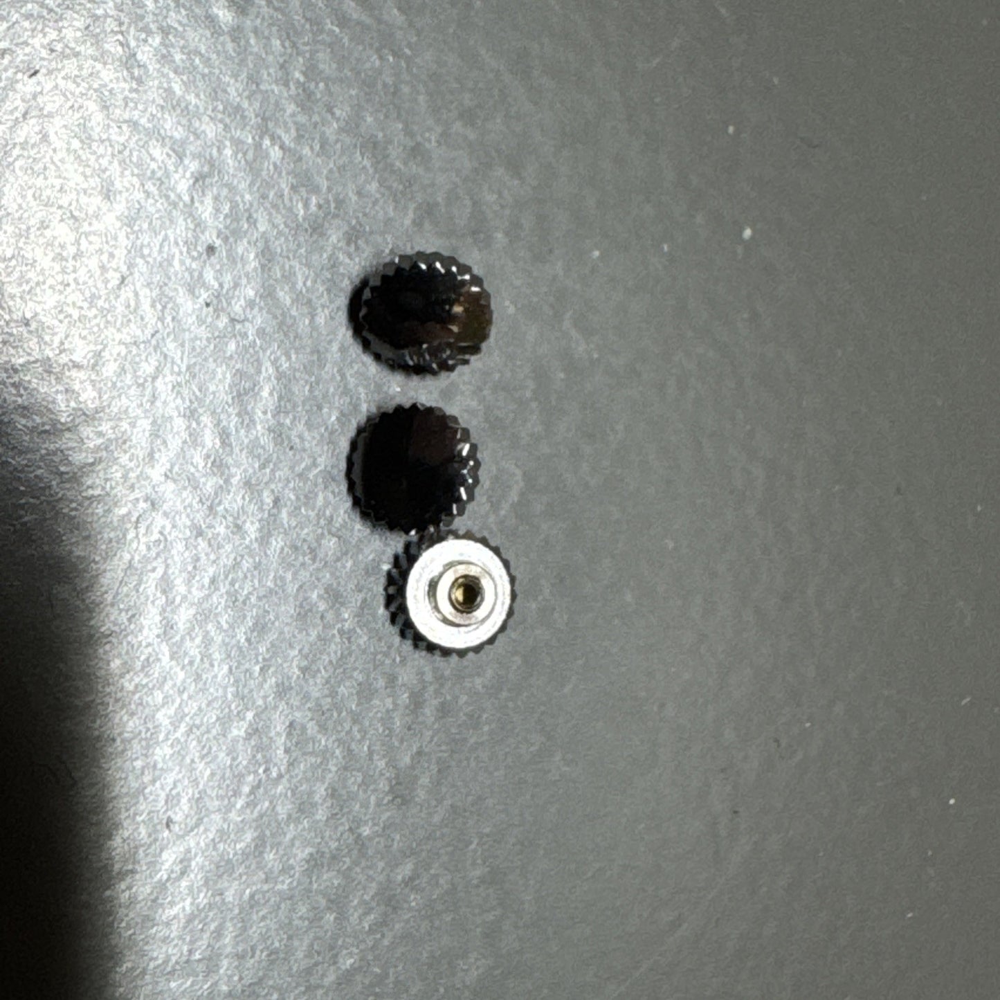 Vintage Chrome Dust Proof Winding Crown X1 4.45mm 0.9mm Thread. Ref LG17-123