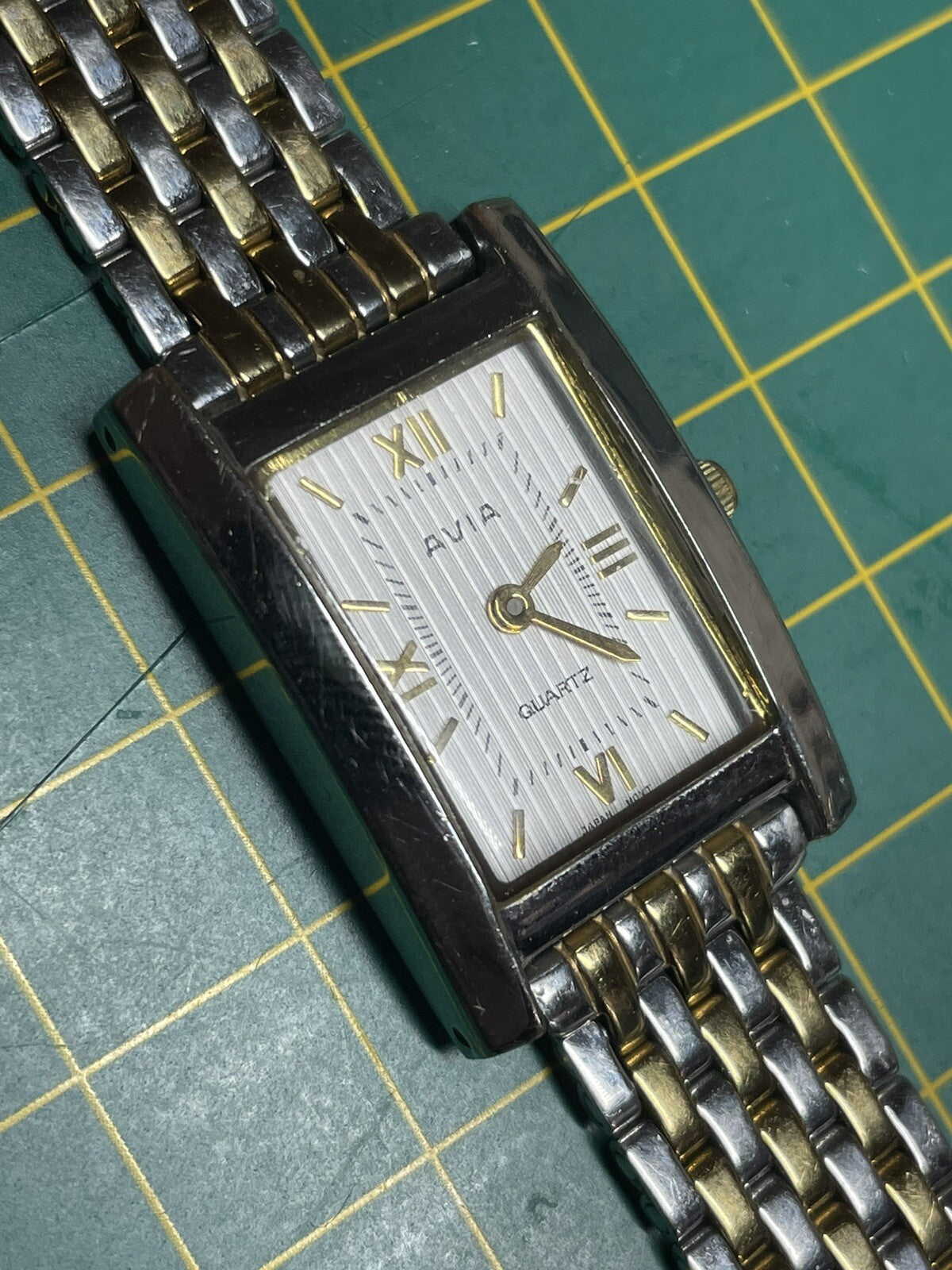 Avia Ladies Tank Watch Bi Metal New Battery Fitted