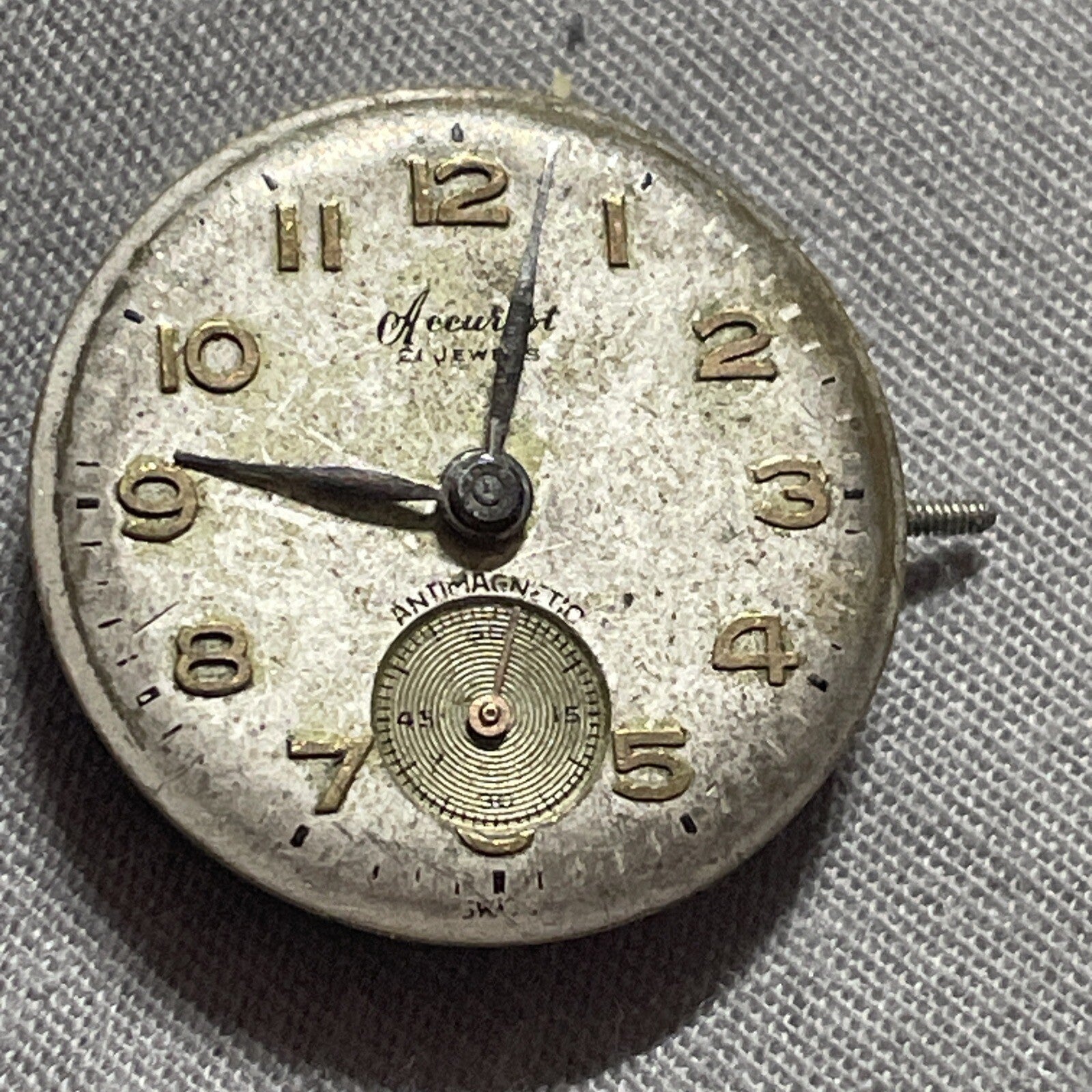 Moeris 8 3/4 C Watch Movement For Parts Repair XR7