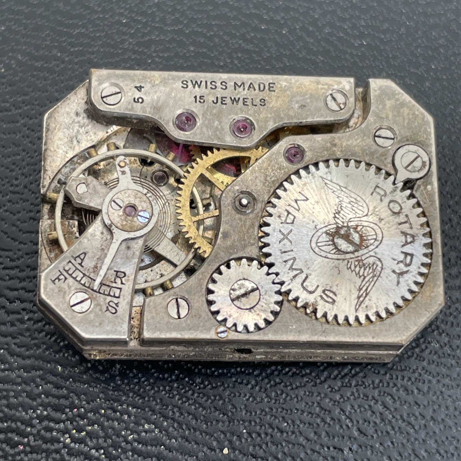 Revue 54 Partial Movement Good Balance Ref Q13