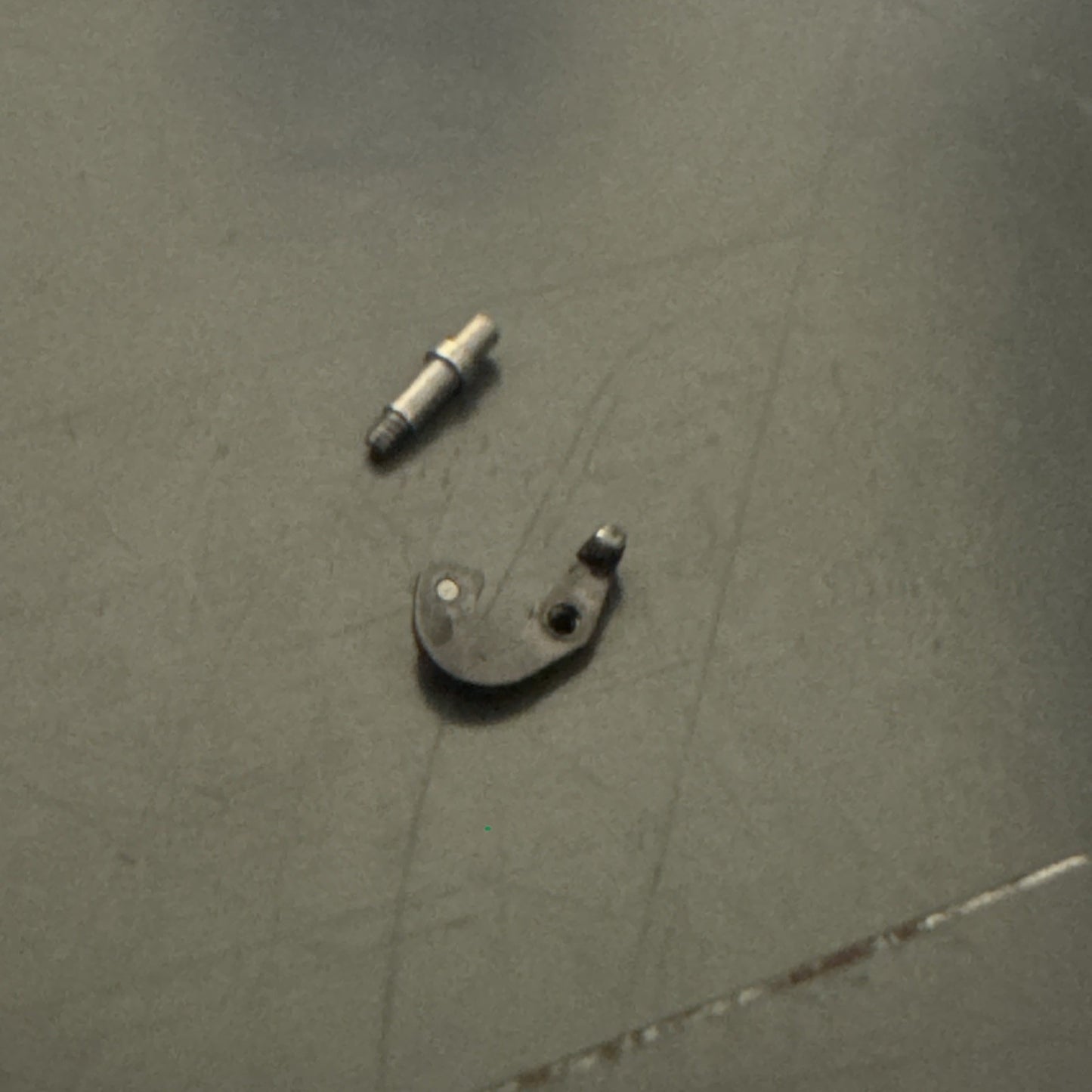 Omega 580 Setting Lever & Screw (Slight Corrosion) Ref LG1-17