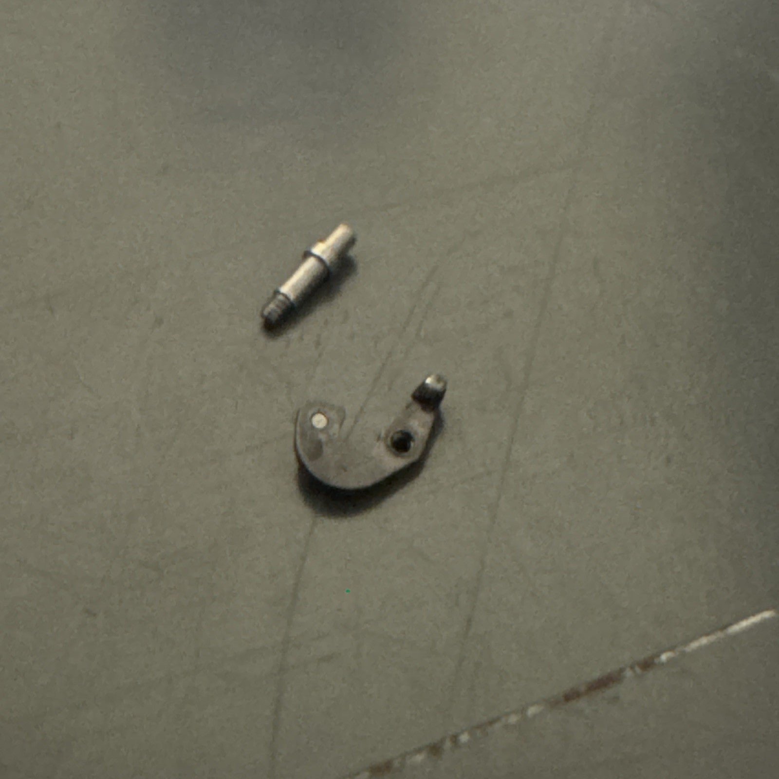 Omega 580 Setting Lever & Screw (Slight Corrosion) Ref LG1-17