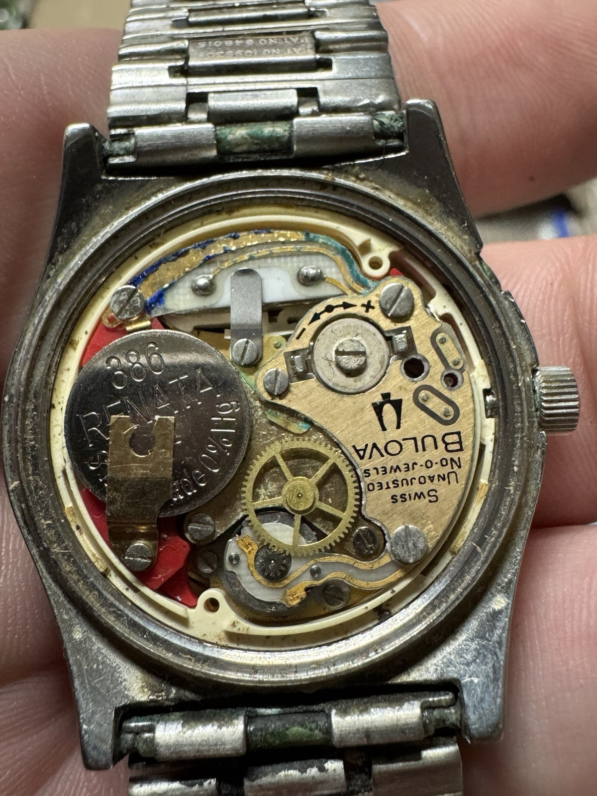 Vintage Mens Bulova Quartz Watch Running Needs Service