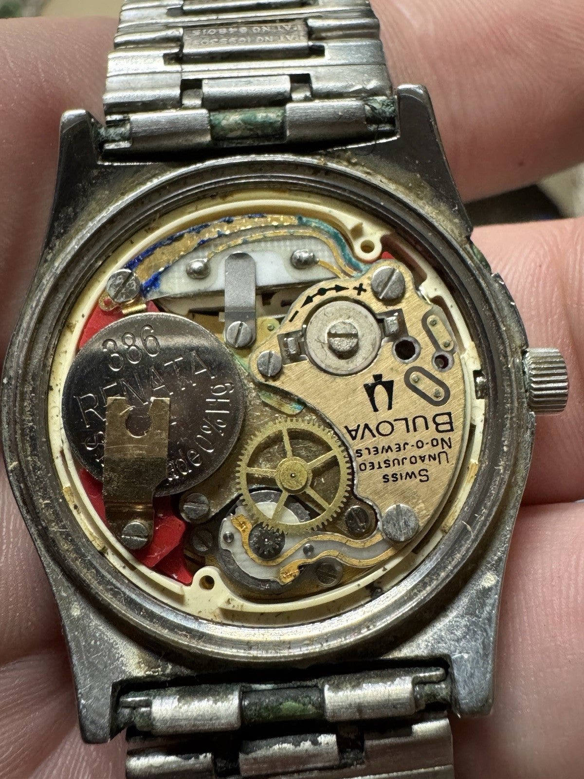 Vintage Mens Bulova Quartz Watch Running Needs Service